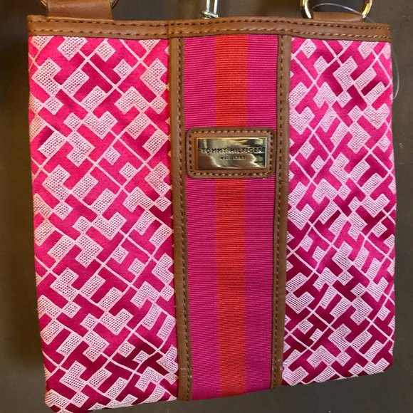 NWT Pink Tommy Hilfiger TH Logo Small Crossbody - Picture 2 of 5